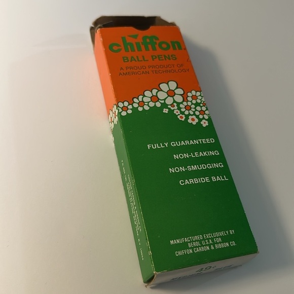 Vintage "U.S.A. Chiffon" Ball Pens by Berol USA 17 pens original box 1960’s/70’s - Picture 9 of 13